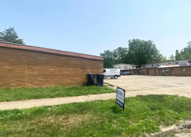 Property at 312 Buena Vista Ave Unit 1, Pekin, IL, 61554, 2 beds, 1 bath, [object Object]