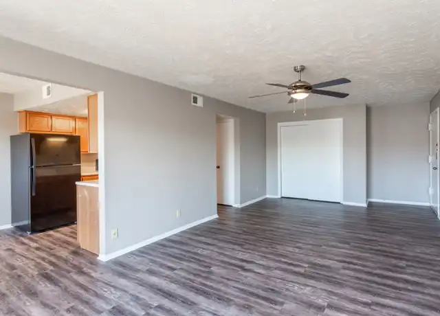 Property at 6516 N 64th Plz Unit 6536-9, Omaha, NE, 68152, 2 beds, 1 bath, [object Object]