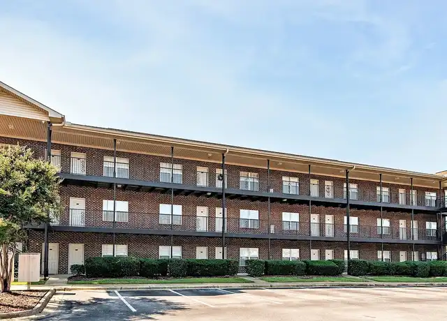 Property at French Quarter Apartments - 1805 8th Ave, Tuscaloosa, AL, 35401, 1 bed, 1 bath, [object Object]