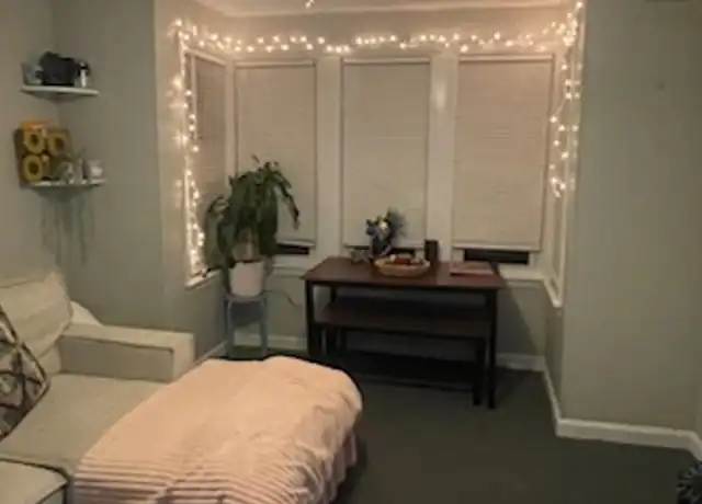 Property at 28 Barre St Unit 1, Fall River, MA, 02723, 2 beds, 1 bath, [object Object]