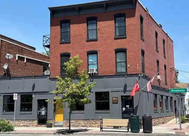 Property at 666 Broadway Unit 2, Kingston, NY, 12401, 2 beds, 1 bath, [object Object]