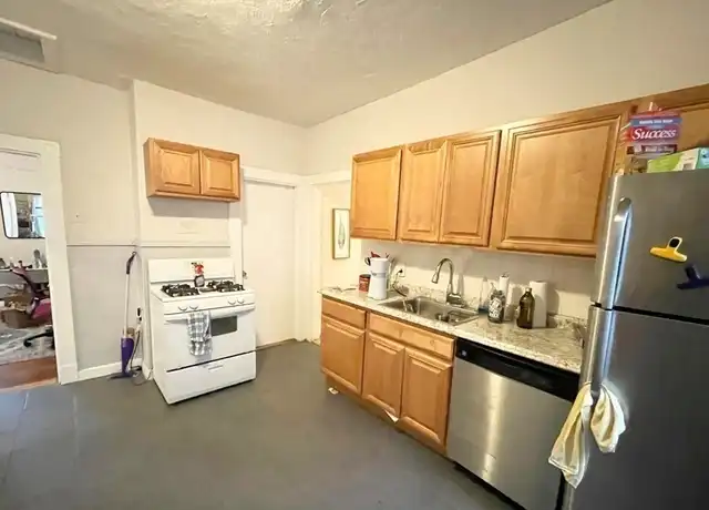 Property at 10 Wave Ave Unit 3, Boston, MA, 02125, 3 beds, 1 bath, [object Object]