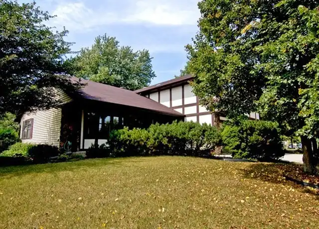 Property at 4080 N Parkside Dr, Hoffman Estates, IL, 60192, 4 beds, 2.5 baths, [object Object]