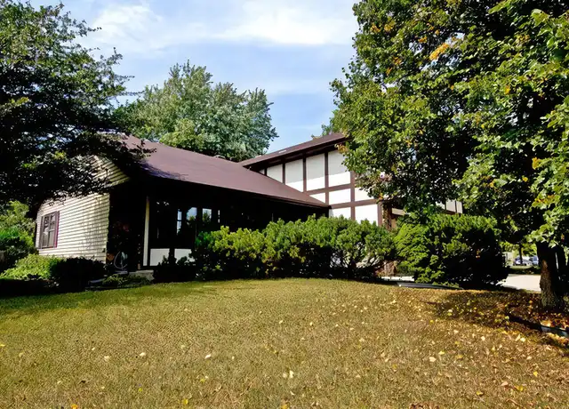 Property at 4080 N Parkside Dr, Hoffman Estates, IL, 60192, 4 beds, 2.5 baths, [object Object]