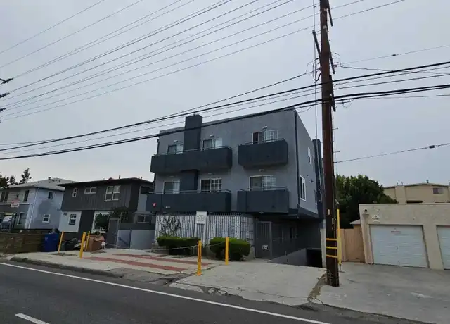 Property at 11045 Moorpark St, Toluca Lake, CA, 91602, 3 beds, 2 baths, [object Object]