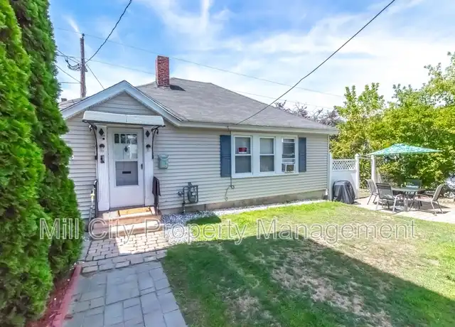 Property at 204 Alsace St Unit 3, Manchester, NH, 03102, 1 bed, 1 bath, [object Object]
