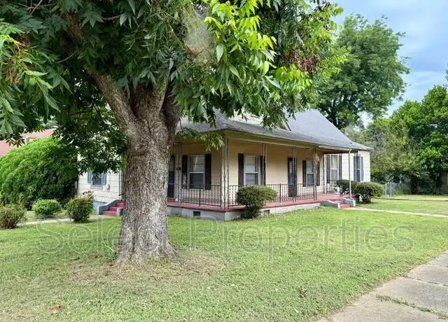 Property at 904 W Oak Ave, Jonesboro, AR, 72401, 3 beds, 2 baths, [object Object]