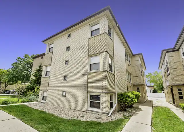 Property at 7405 W Fullerton Ave Unit GS, Elmwood Park, IL, 60707, 1 bed, 1 bath, [object Object]