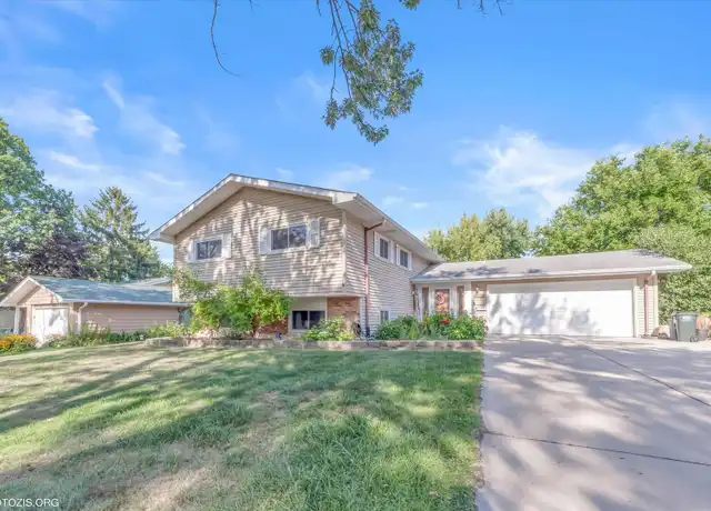 Property at 1625 Pierce Rd, Hoffman Estates, IL, 60169, 4 beds, 2.5 baths, [object Object]