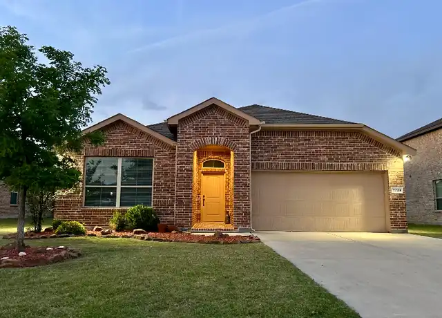Property at 1734 Cross Creek Ln, Cleburne, TX, 76033, 4 beds, 2 baths, [object Object]
