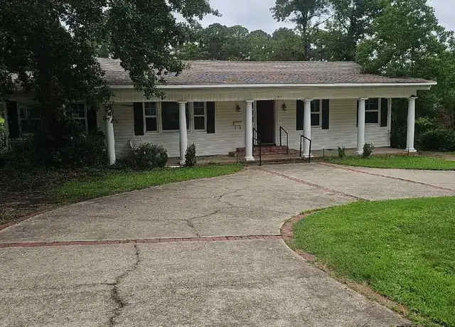 Property at 209 N Pinecrest Dr, Ruston, LA, 71270, 3 beds, 2 baths, [object Object]