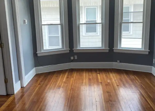 Property at 117 Sherwood Ave Unit 117, Bridgeport, CT, 06605, 3 beds, 1 bath, [object Object]
