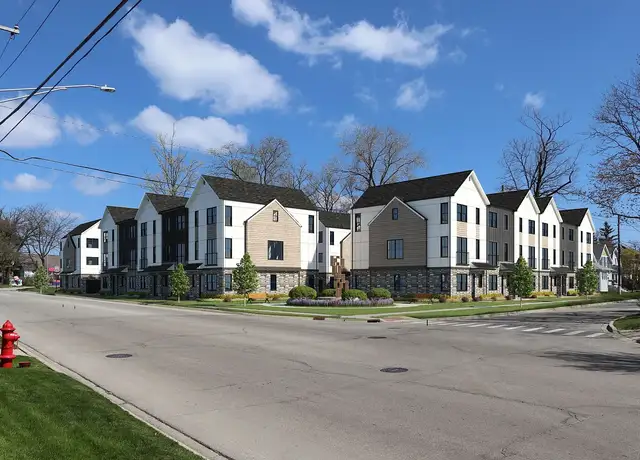 Photo of 425 Bloom St, Highland Park, IL 60035