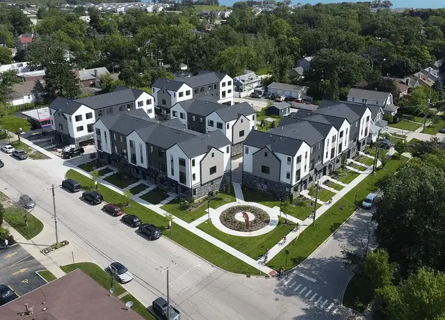 Photo of 425 Bloom St, Highland Park, IL 60035