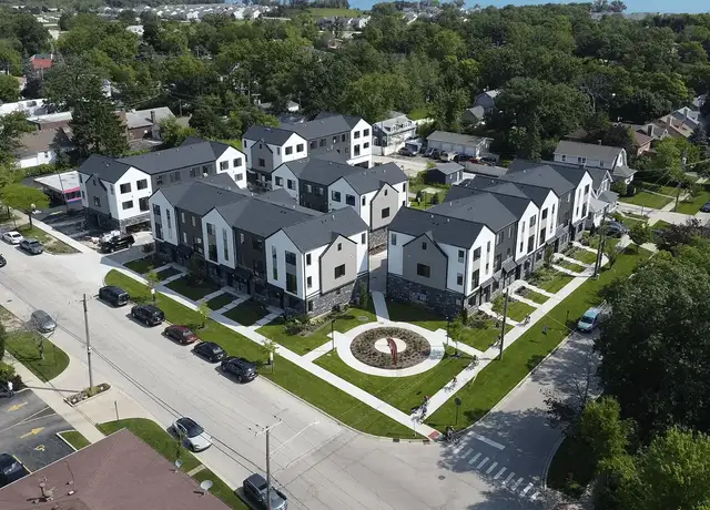 Photo of 425 Bloom St, Highland Park, IL 60035