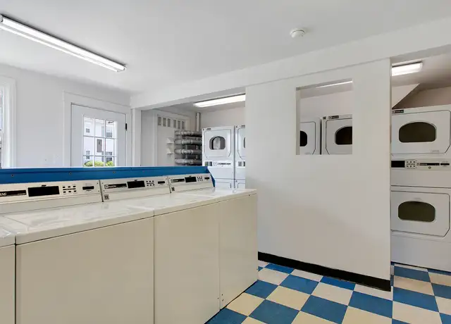 Photo of 124 W Little Creek Rd, Norfolk, VA 23505