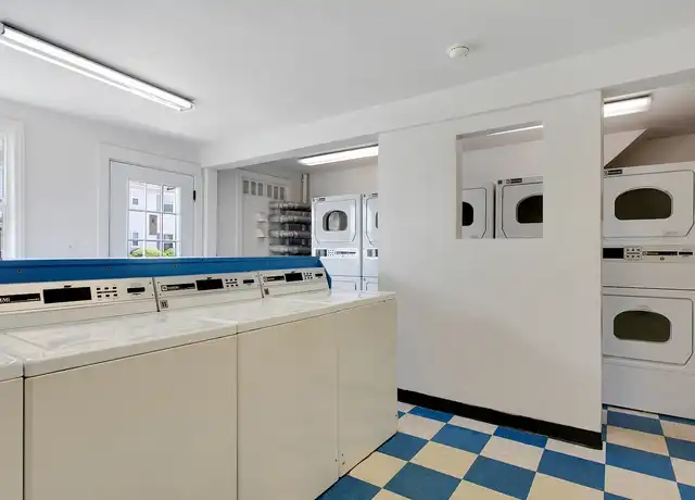 Property at Sterling Oaks - 124 W Little Creek Rd, Norfolk, VA, 23505, 1 bed, 1 bath, [object Object]