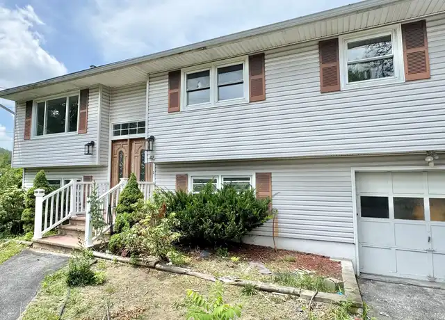 Property at 42 Merriewold Ln N, Monroe, NY, 10950, 4 beds, 2.5 baths, [object Object]