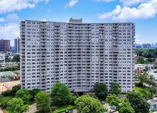 Property at 2000 Linwood Ave Unit 5Y, Fort Lee, NJ, 07024, 2 beds, 2 baths, [object Object]