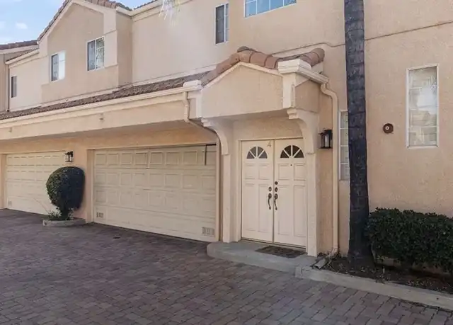 Property at 5200 White Oak Ave #4, Encino, CA, 91316, 2 beds, 3 baths, [object Object]