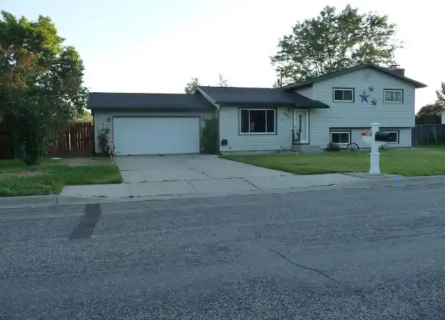 Property at 2975 Georgina Dr, Billings, MT, 59102, 4 beds, 2 baths, [object Object]