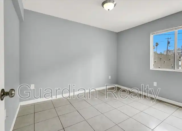 Property at 521 Calcaterra Cir, Las Vegas, NV, 89119, 1 bed, 1 bath, [object Object]