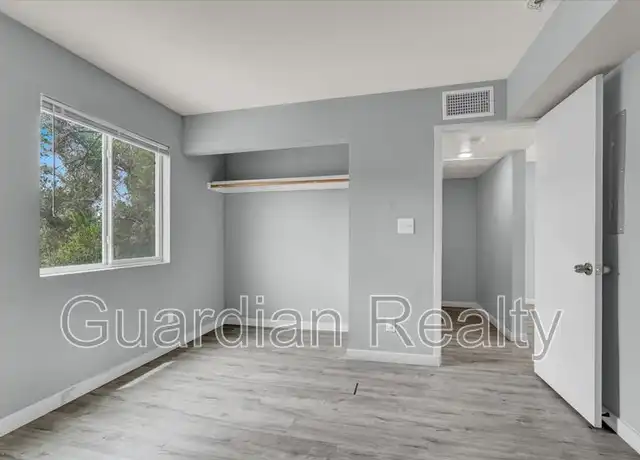 Property at 521 Calcaterra Cir, Las Vegas, NV, 89119, 1 bed, 1 bath, [object Object]