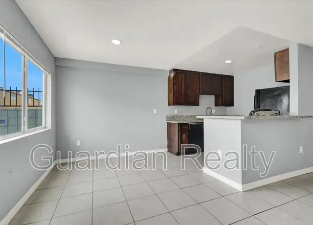 Property at 521 Calcaterra Cir, Las Vegas, NV, 89119, 1 bed, 1 bath, [object Object]