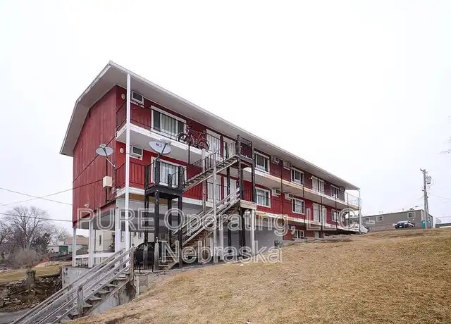 Property at 540 S 30th St Unit 2, Omaha, NE, 68105, 1 bed, 1 bath, [object Object]