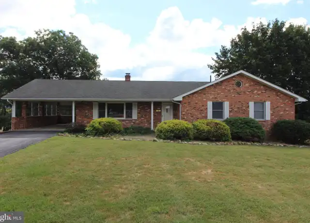 Property at 406 N Church St, Woodstock, VA, 22664, 3 beds, 2 baths, [object Object]