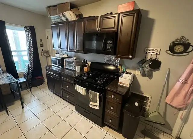 Property at 44 Lilley Ave Unit 3, Lowell, MA, 01850, 3 beds, 1 bath, [object Object]