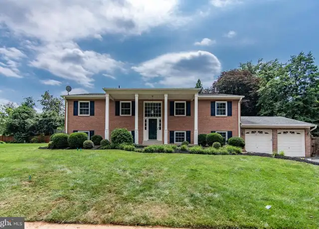 Property at 402 Holloway Ct NE, Vienna, VA, 22180, 5 beds, 3 baths, [object Object]