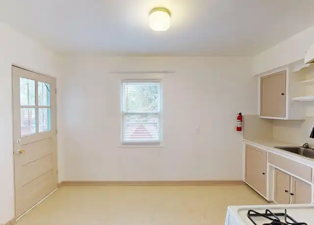 Property at 413 Girard Blvd SE Unit 3, Albuquerque, NM, 87106, 1 bed, 1 bath, [object Object]