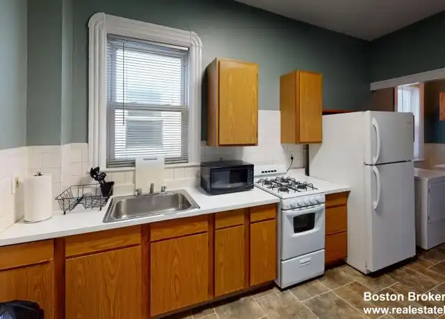Property at 789 Columbia Rd, Dorchester, MA, 02125, 4 beds, 1 bath, [object Object]