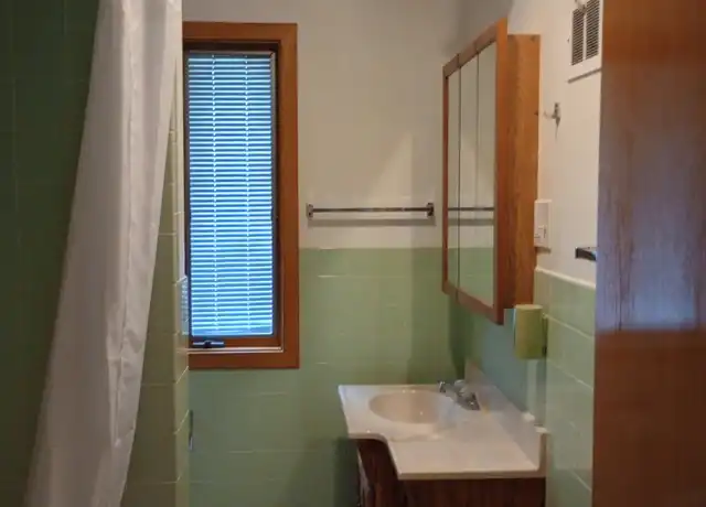 Property at 1839 Minerva St, Oshkosh, WI, 54901, 3 beds, 1 bath, [object Object]