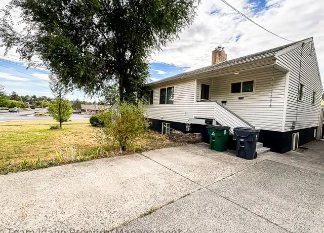 Property at 1123 E 6th St Unit A upper, Moscow, ID, 83843, 2 beds, 1 bath, [object Object]