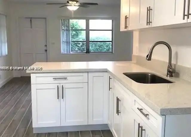 Property at 215 SW 10th St Unit 0, Hallandale Beach, FL, 33009, 3 beds, 1 bath, [object Object]