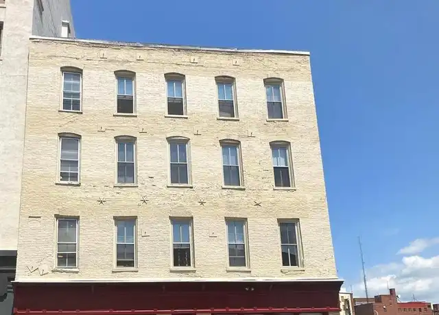 Property at 64 W Antietam St Apt 4, Hagerstown, MD, 21740, 2 beds, 1 bath, [object Object]