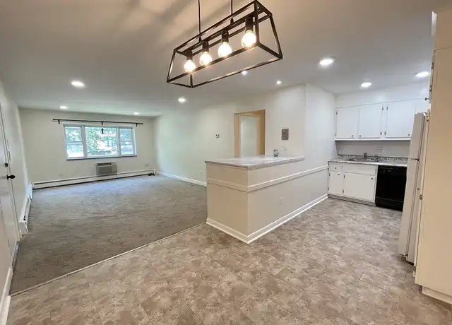 Property at 73 Walnut St #5, Newtonville, MA, 02460, 1 bed, 1 bath, [object Object]