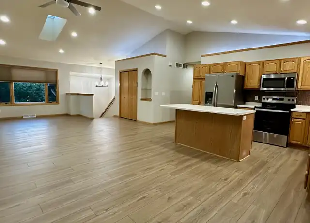 Property at 6720 Windsor Ridge Ln, Windsor, WI, 53598, 3 beds, 3 baths, [object Object]
