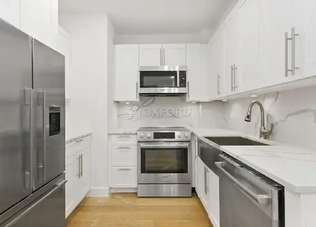 Property at 160 E 48th St Unit 3D, New York, NY, 10017, 2 beds, 2 baths, [object Object]
