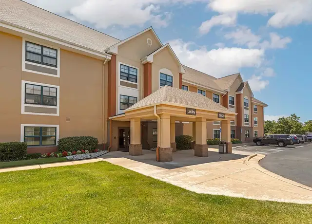 Photo of 14420 Chantilly Crossing Ln, Chantilly, VA 20151
