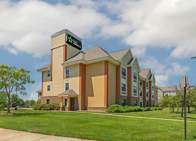 Photo of 14420 Chantilly Crossing Ln, Chantilly, VA 20151