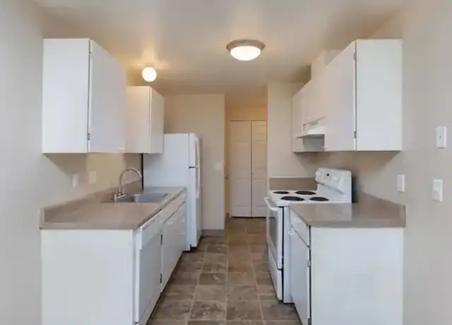 Property at 111 - Willow Creek - 3624 SE Westview Ave, Portland, OR, 97267, 2 beds, 1 bath, [object Object]