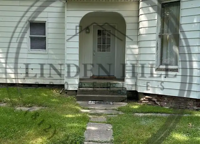 Property at 1904 N 8th St Apt 2, Terre Haute, IN, 47804, 3 beds, 2 baths, [object Object]