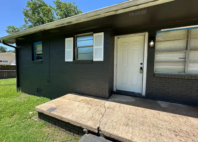 Property at 307 E Fir St, Russellville, AR, 72802, 2 beds, 1 bath, [object Object]