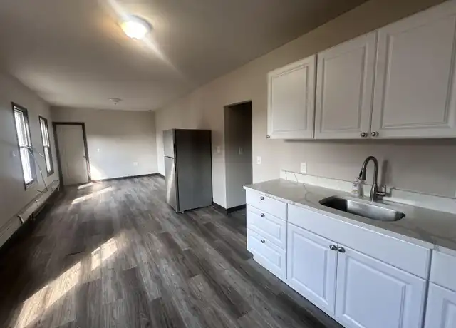 Property at 614 Moosic St, Scranton, PA, 18505, 1 bed, 1 bath, [object Object]