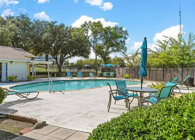 Photo of 2415 Finley Rd, Irving, TX 75062
