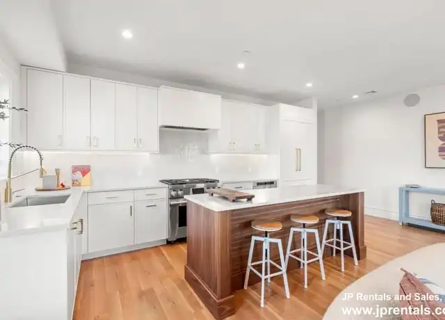 Property at 60 Williams St, Jamaica Plain, MA, 02130, 2 beds, 2 baths, [object Object]