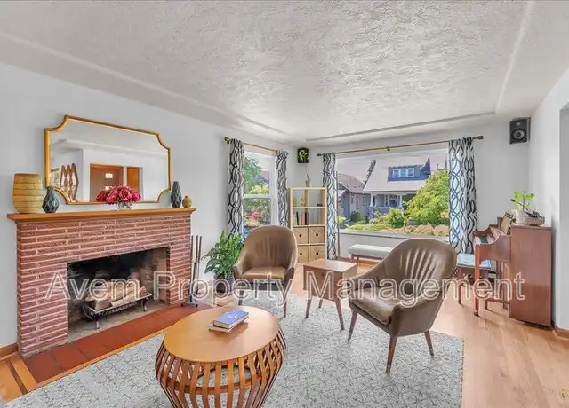 Property at 2330 SE 53rd Ave, Portland, OR, 97215, 3 beds, 2 baths, [object Object]